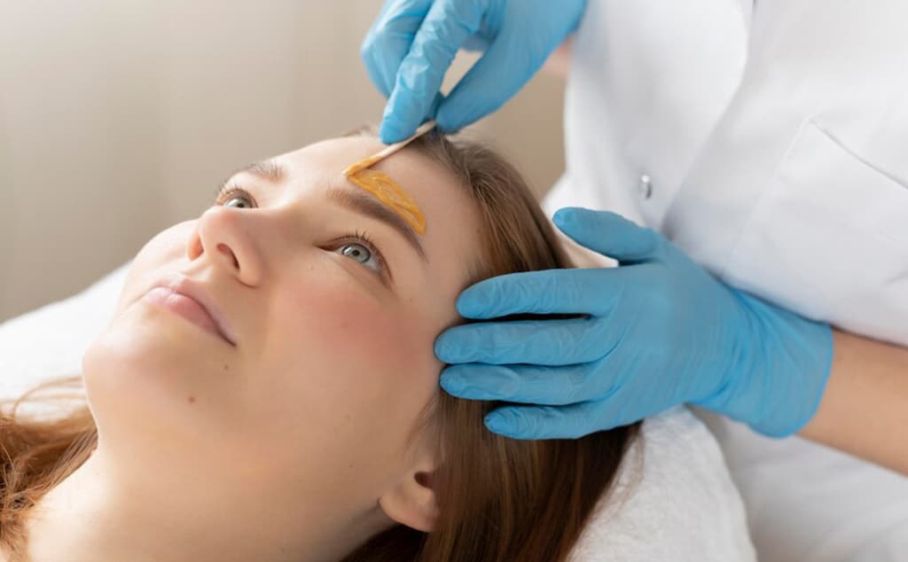 What You Need to Know Before Getting an Eyebrow Wax